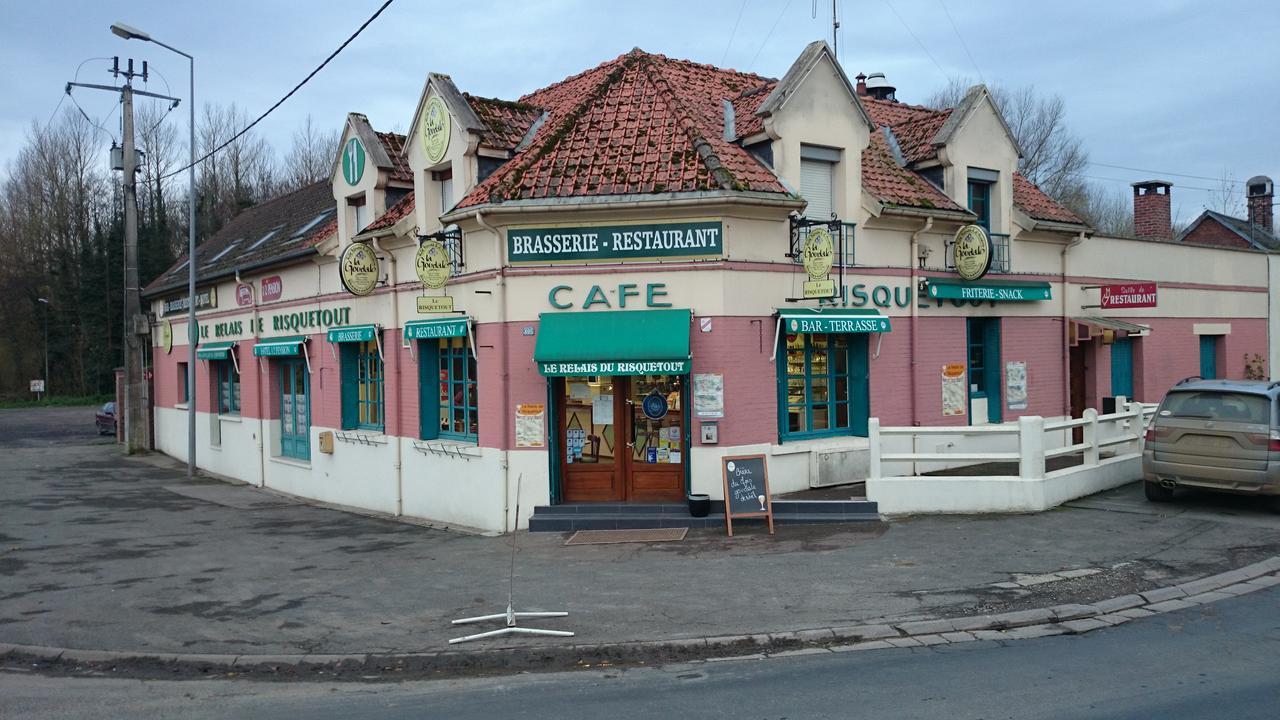 Le Relais De Risquetout Hem-Hardinval Екстер'єр фото